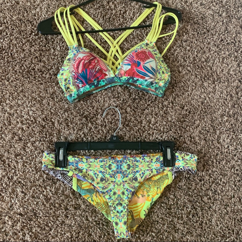 Maaji bikini set : top - small, bottoms - large